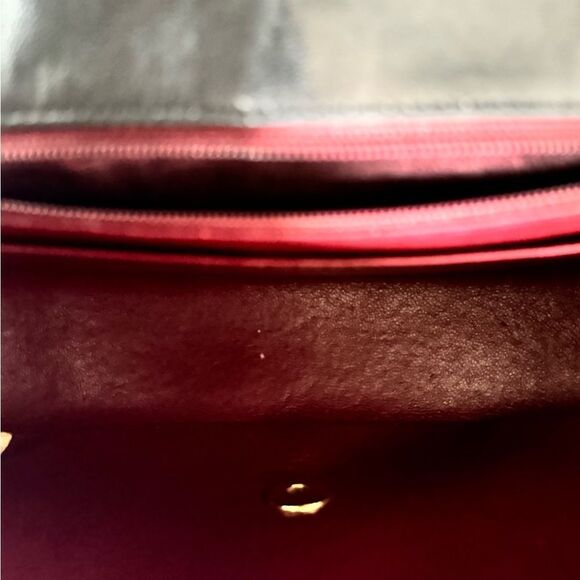 Chanel vintage classic medium vertical flap black lambskin 24k plated hardware - Picture 8 of 11